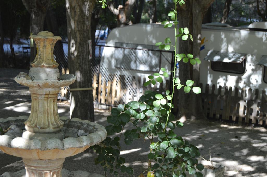 Cabanas Camping Sierra De Penascosa Buitenkant foto